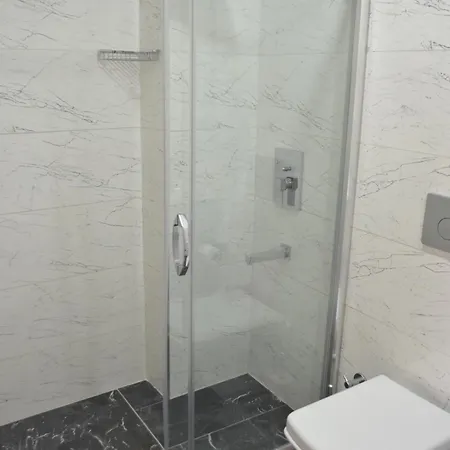 Yanki לינה וארוחת בוקר