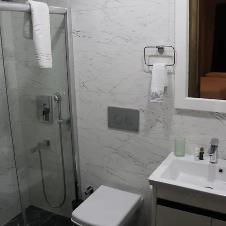 Yanki לינה וארוחת בוקר 3*