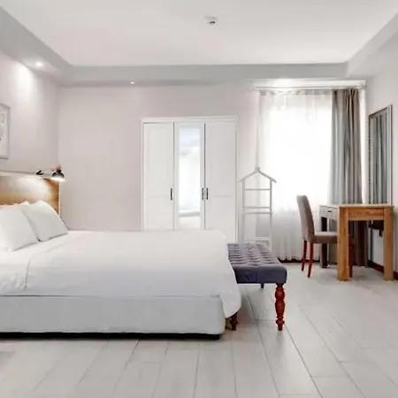 Yanki לינה וארוחת בוקר 3*